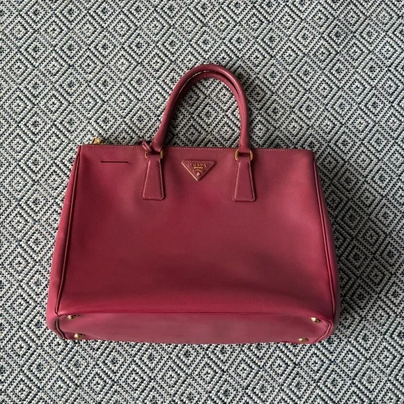 Prada Galleria Saffiano Tote, Peonia - Picture 3 of 17